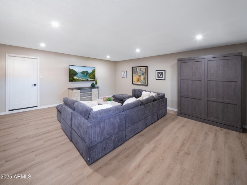 PROPERTYIMAGECO_8731EColumbusAve_WEB-36