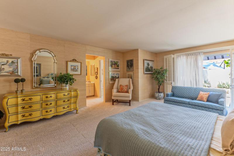 Primary with space ro sitting room