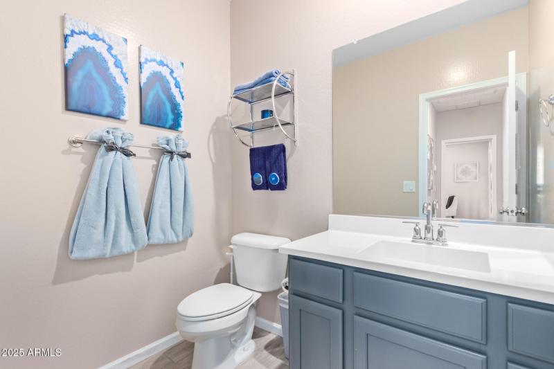 1/2 Bathroom