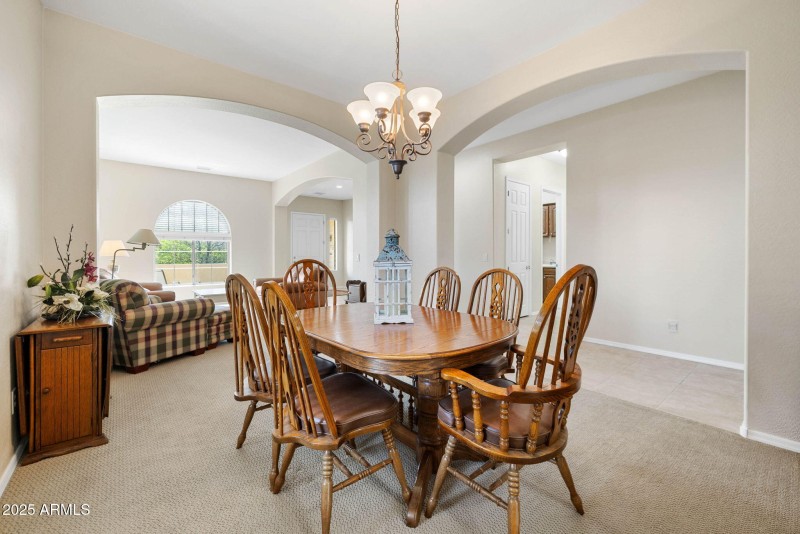 13-Dining Room (2)