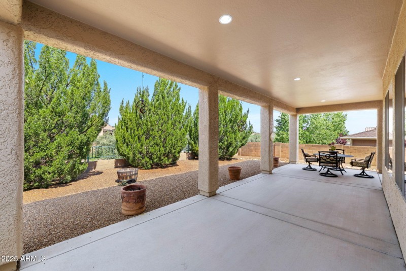 33-Back Patio (2)