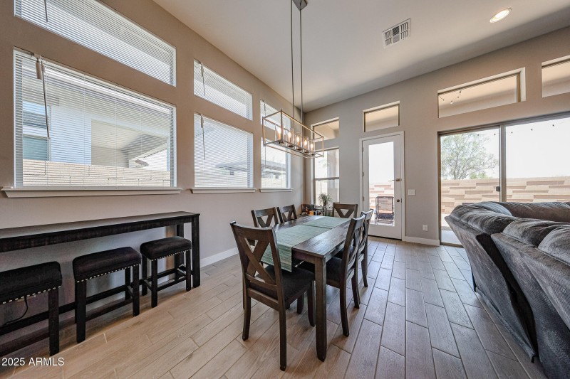 Dining area 2