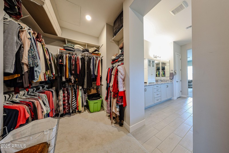 Master closet 2