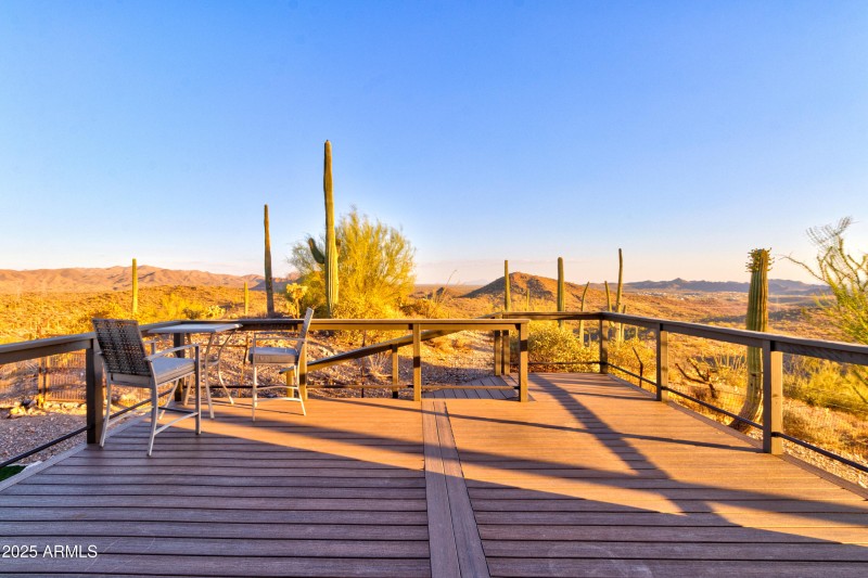 Backyard Deck – South Facing