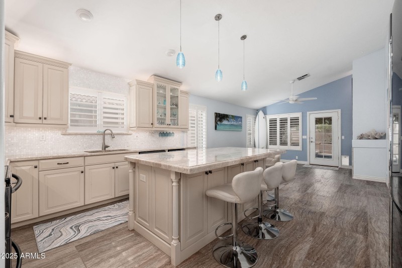 4253 E Raven Rd - 09