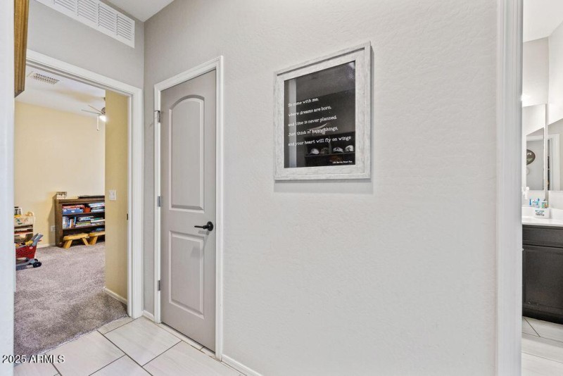 hallway to bed 3