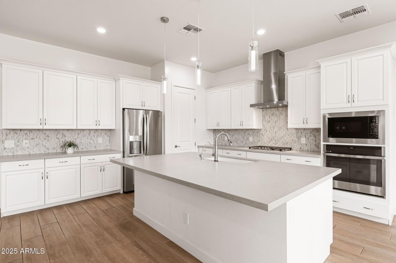 Gourmet kitchen