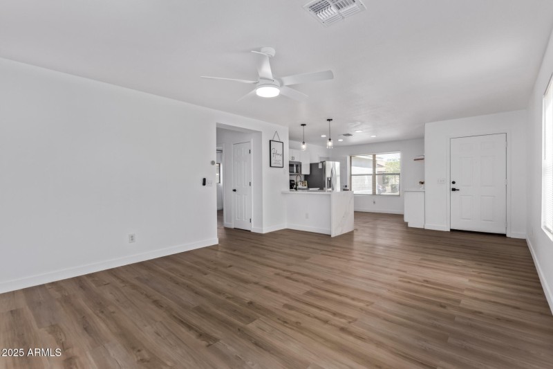 10 Charter Oak