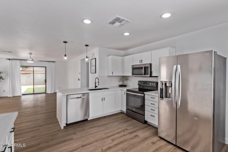 12 Charter Oak
