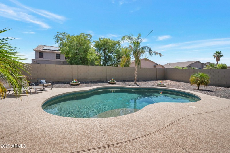 INVITING PLAY POOL!
