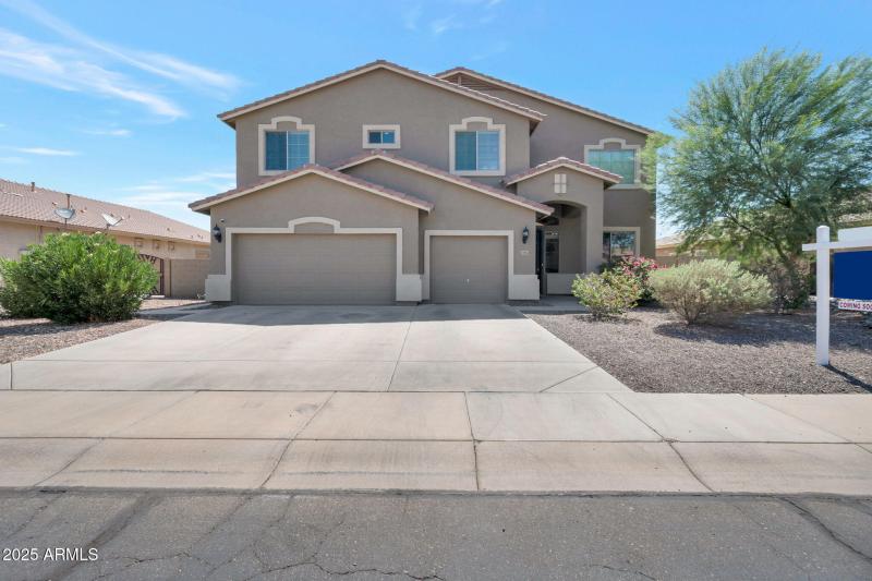 WONDERUL CURB APPEAL
