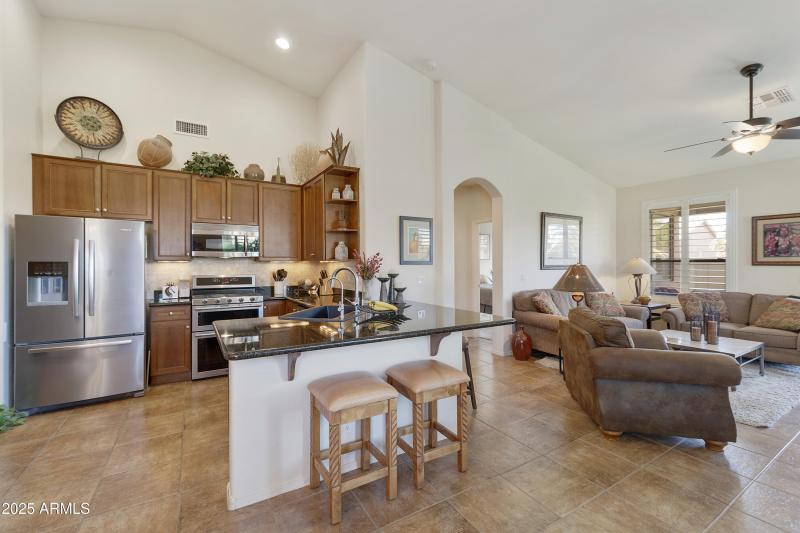 Kitchen with breakfast bar