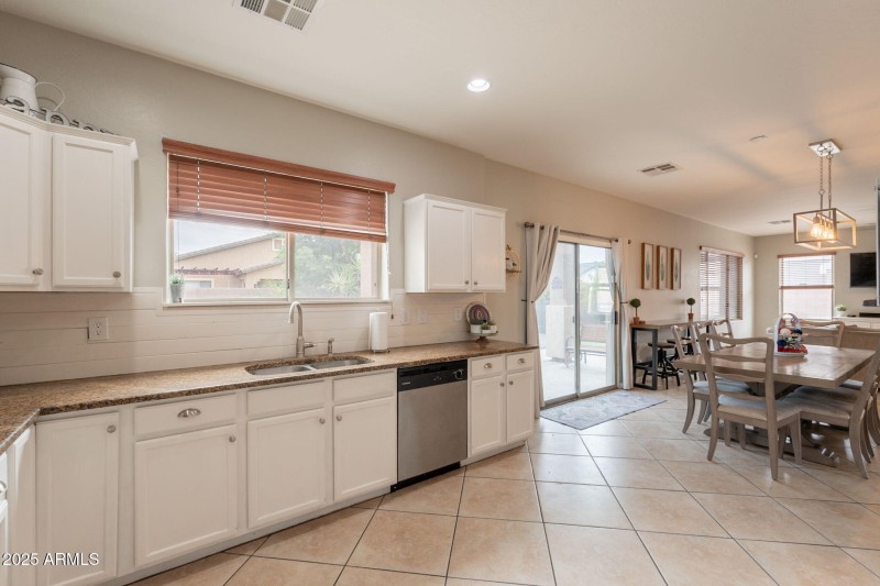 15-web-or-mls-Stonecrest-15