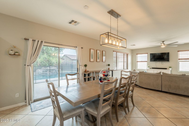 17-web-or-mls-Stonecrest-17