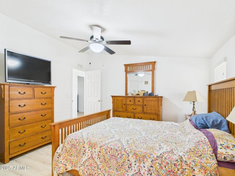 CAM03379G0-PR0133-STILL017