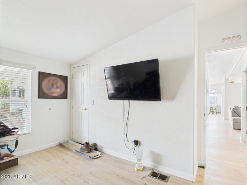 CAM03379G0-PR0133-STILL022