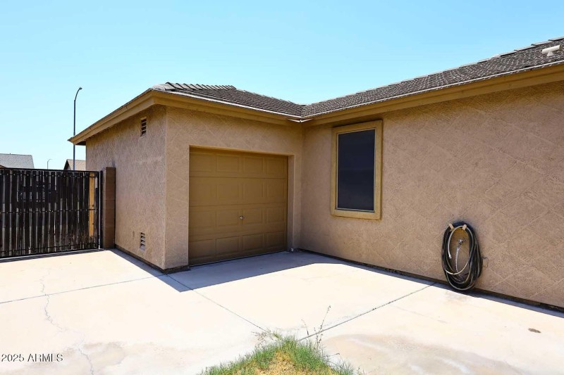 Garage Passthrough Pad