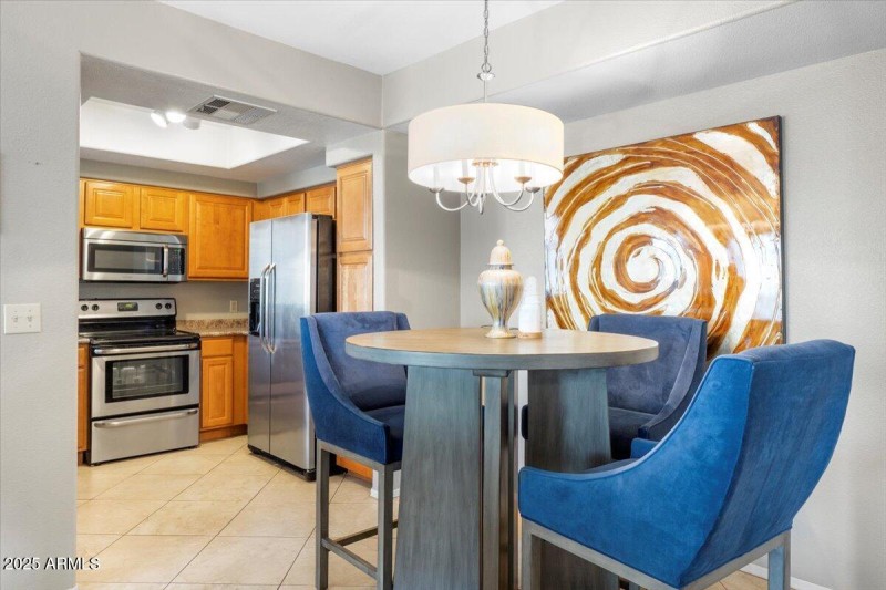 Eat in kitchen