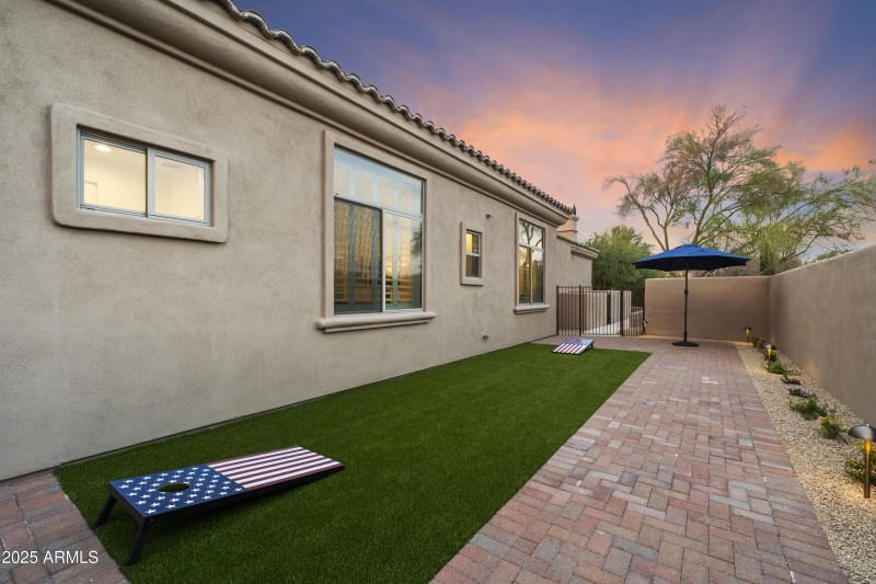 Sideyard - Dog Run