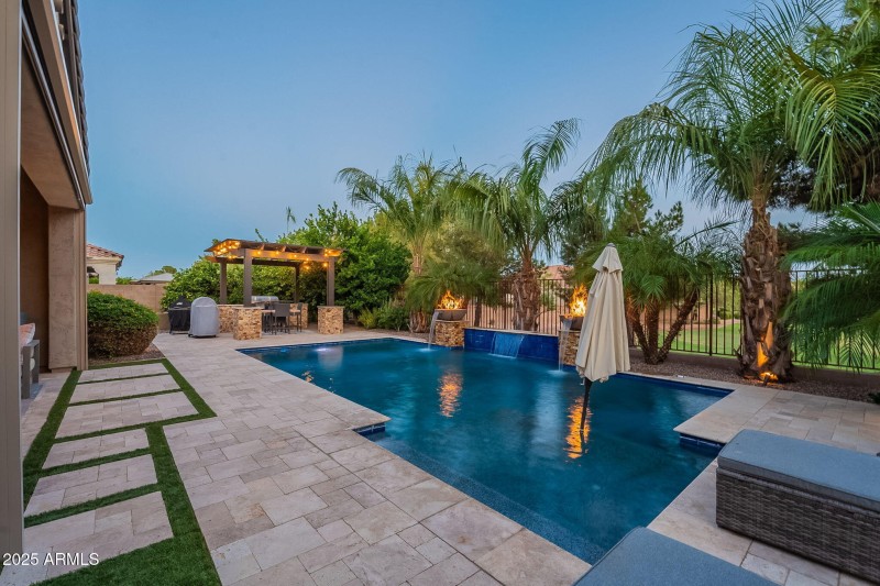 116-web-or-mls-Quintero-Twilight-10