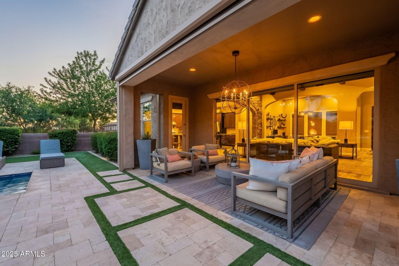 120-web-or-mls-Quintero-Twilight-14