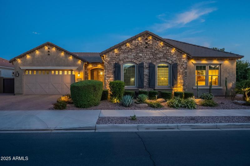 137-web-or-mls-Quintero-Twilight-31
