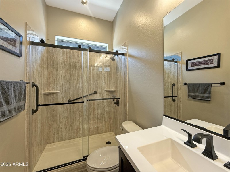 Guest Bathroom w/ Jacuzzi Shower
