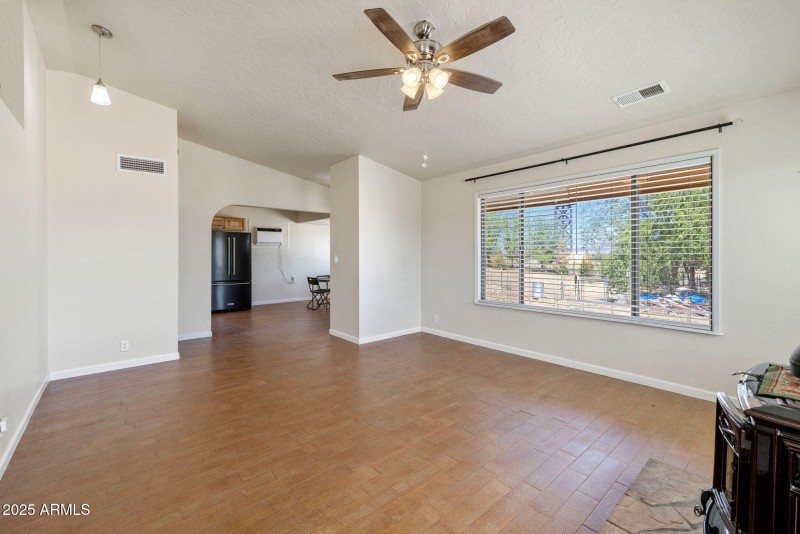 5-Living Room_1