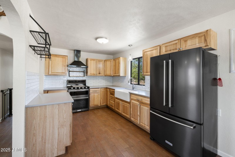 8-Kitchen