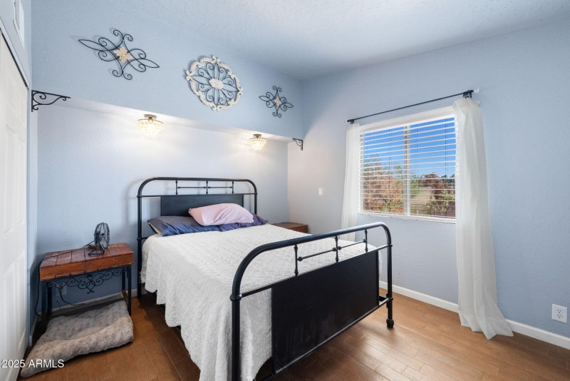 13-Bedroom_2