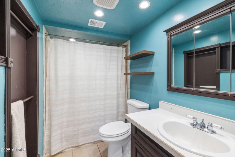 14-Bathroom