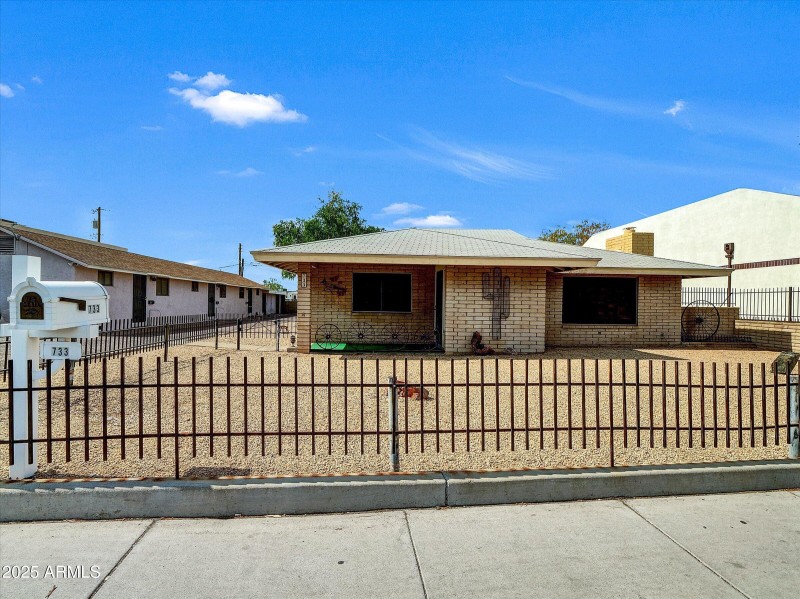 36-733 E Hatcher Rd-36
