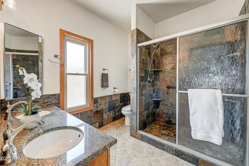 09-Primary Bathroom