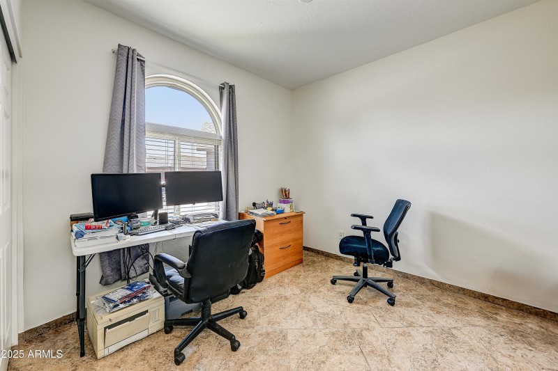 13-Office_Bedroom
