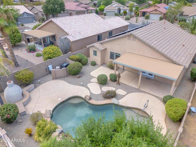 Home Close to all the Amenities of JR!