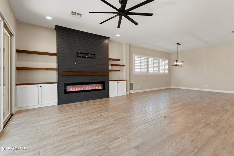 07-21248 W Hillcrest Blvd