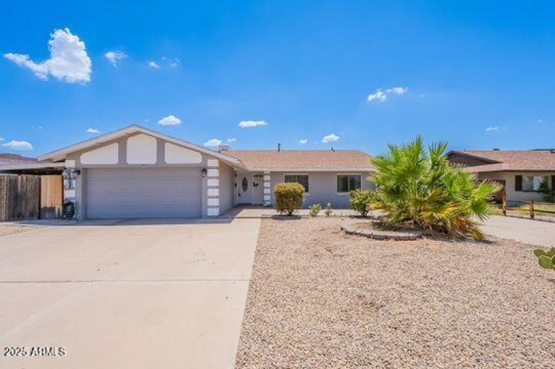 Spacious Phoenix Home Exterior