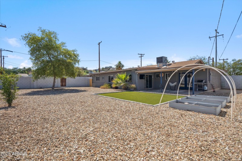 Large Backyard to create your Oasis!