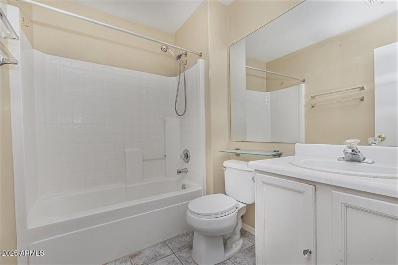 10 Master Bathroom