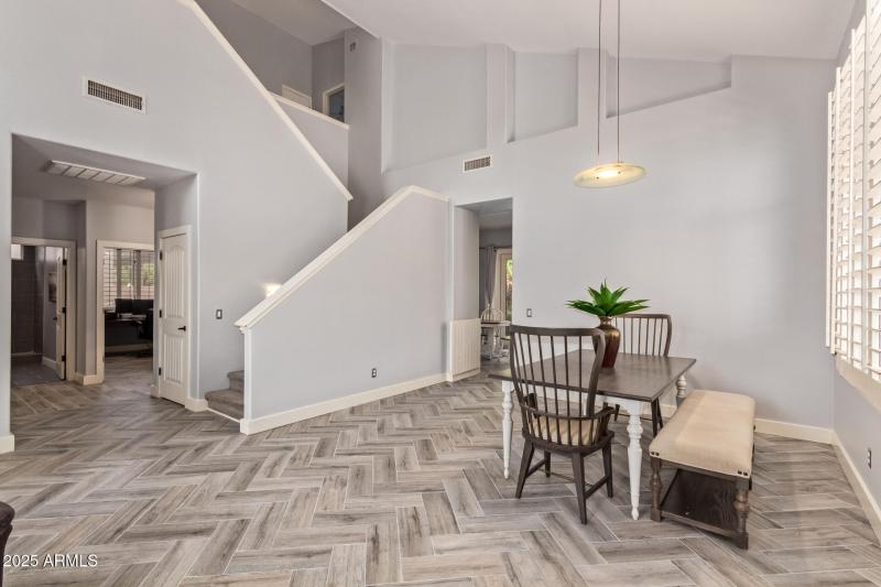 09 - 46th Dining : Stairs