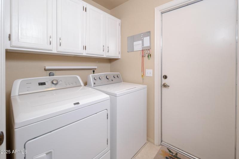 19702 N 98th Ln 16_Laundry_01