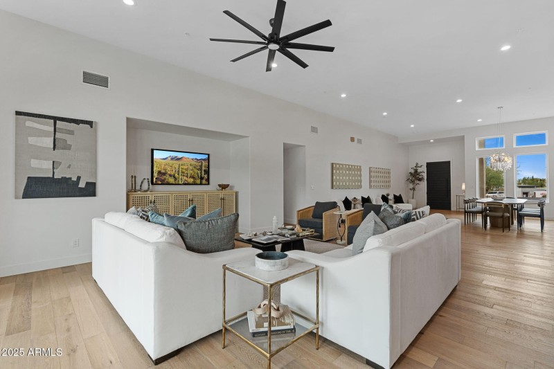 GREATROOM