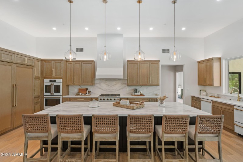 BEAUTIFUL KITCHEN