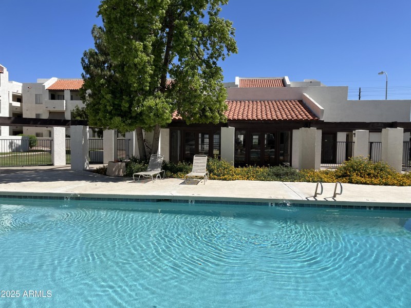 47th pl Clubhouse