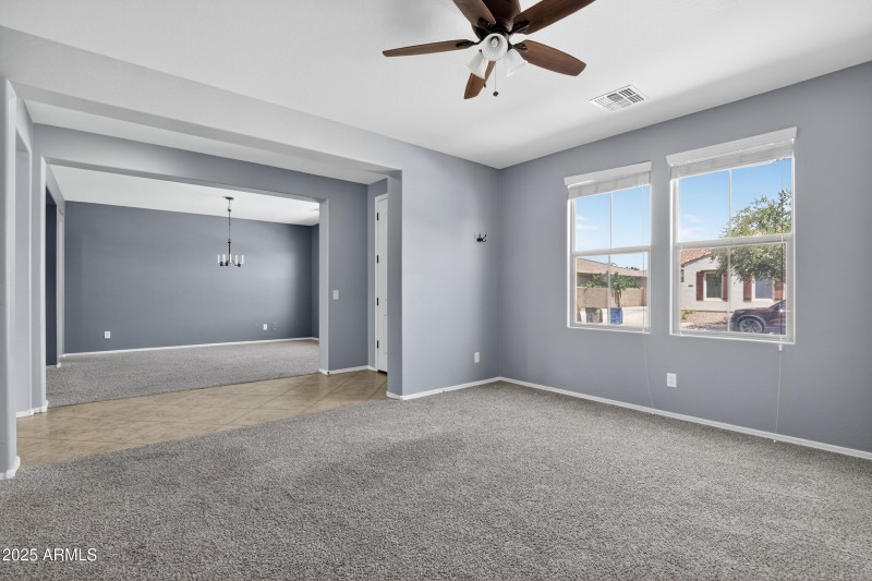 Formal dining/Den