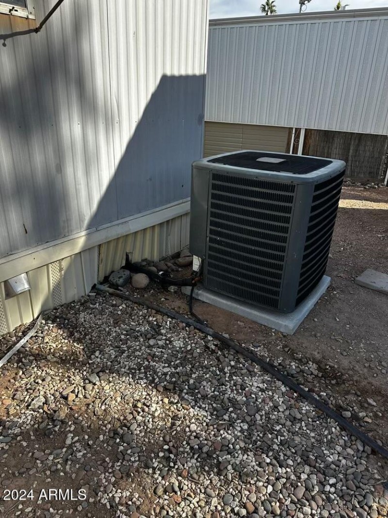 AC UNIT