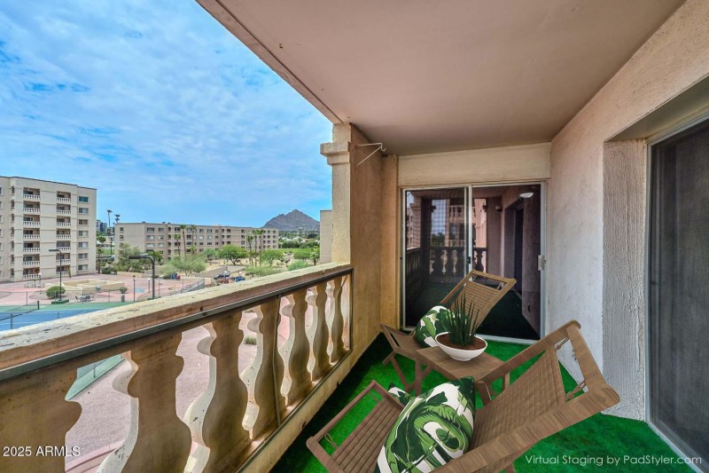 17529221954_patio