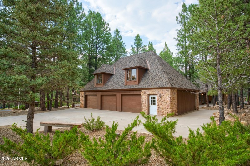 3 Car Garage