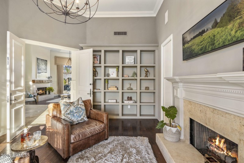 Custom Shelving in Study/Office/Den