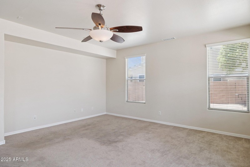 12-web-or-mls-3452-w-florimond-rd